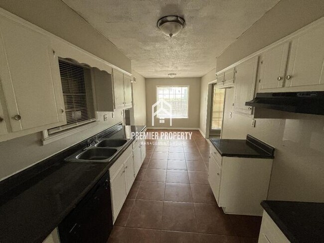Foto del edificio - 2045 Wilson Rd