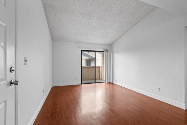 Building Photo - 3859 Annadale Ln