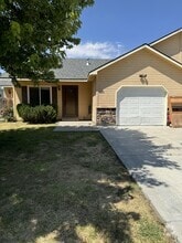 Building Photo - 960 SW Colonial