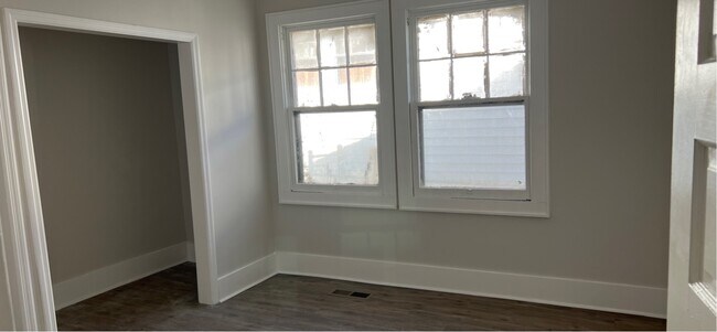 Foto del edificio - 1205 Tunnel Blvd