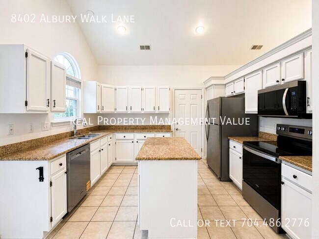 Foto del edificio - 8402 Albury Walk Ln