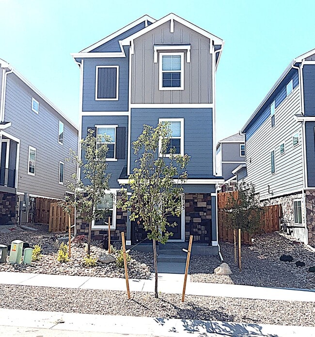 Building Photo - 26143 E Calhoun Pl