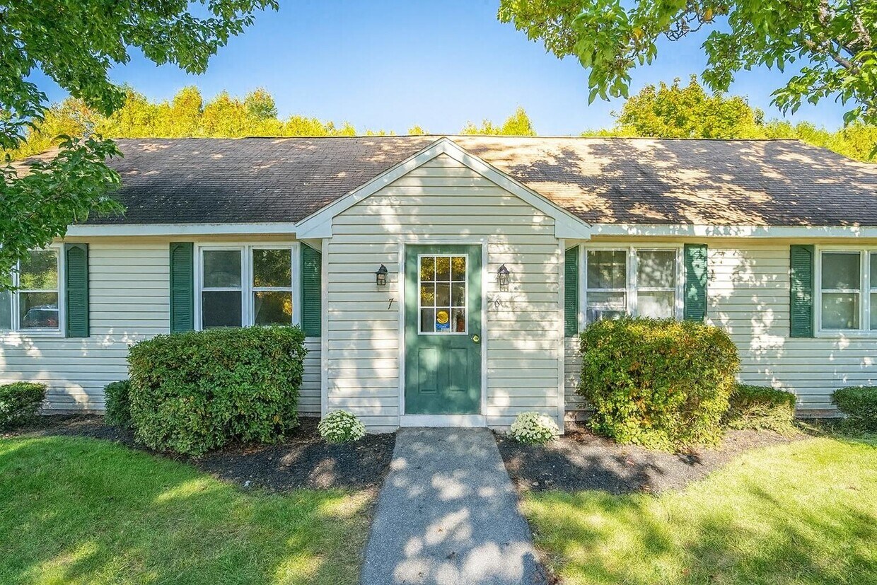 Photo - 7 Nottingham Dr - 7 Nottinghan Dr, Saco