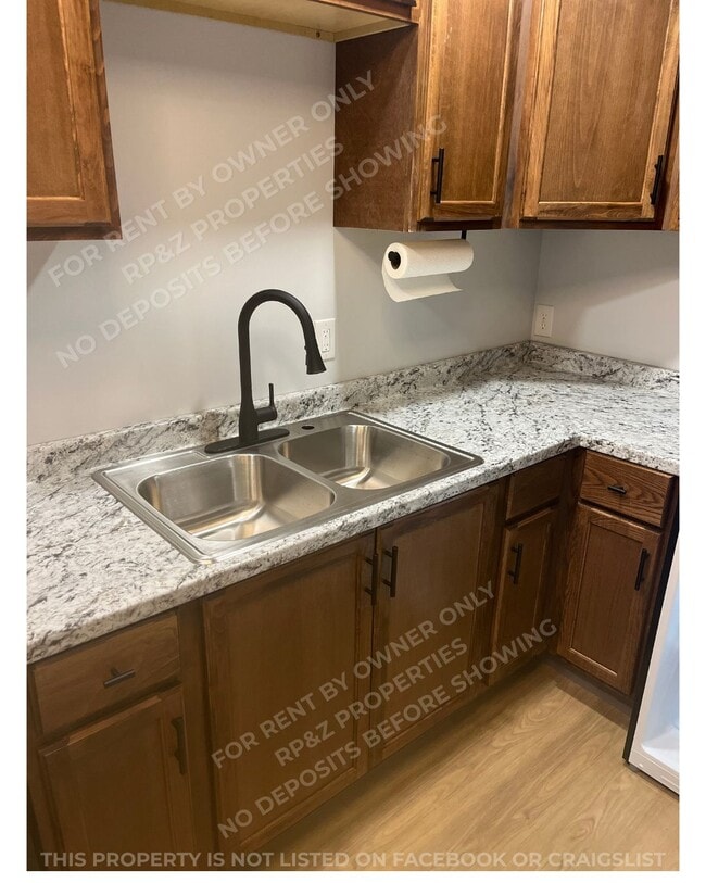 Building Photo - 3418 Fenton Rd