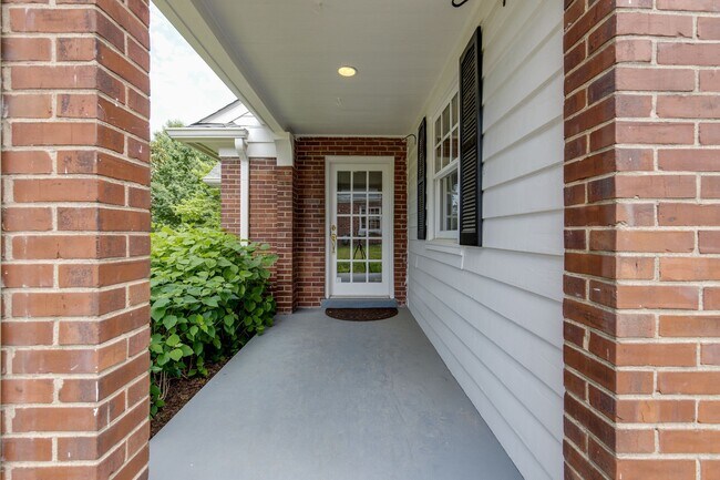 Building Photo - 1419 Clifton Ln