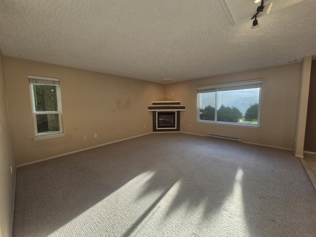 Building Photo - 6700 Acreman Pl