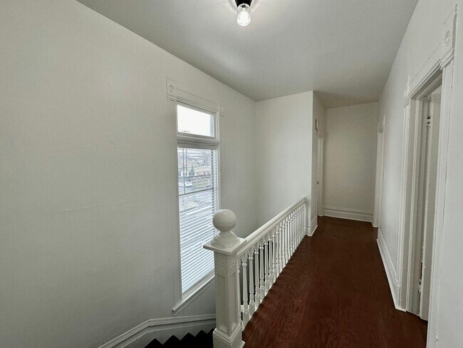 Building Photo - 600 East 29th Street, Unit 600
