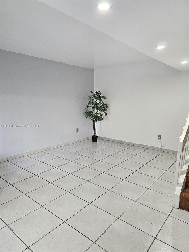 Building Photo - 6201 SW 138th Ct