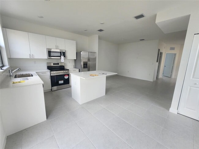 Building Photo - 23331 SW 128th Ave