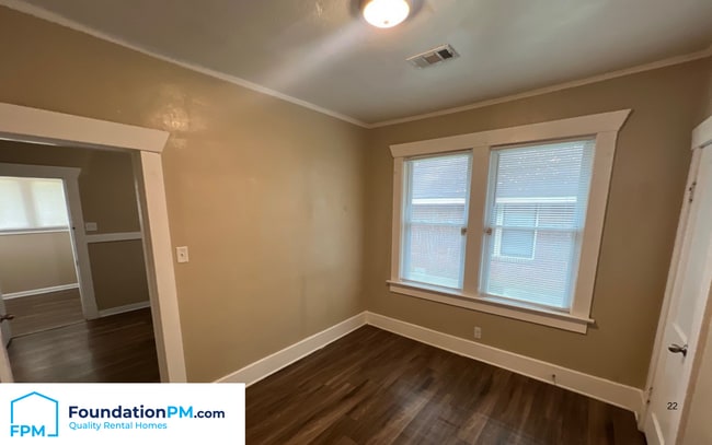 Building Photo - 922 Garland St