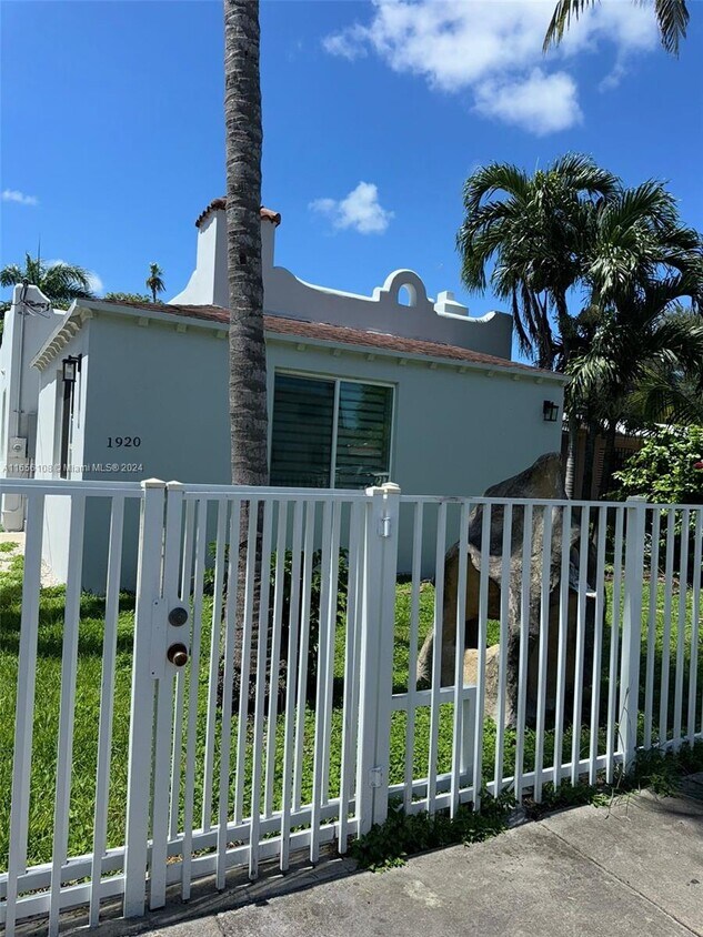 Primary Photo - 1920 NW 24th Ct