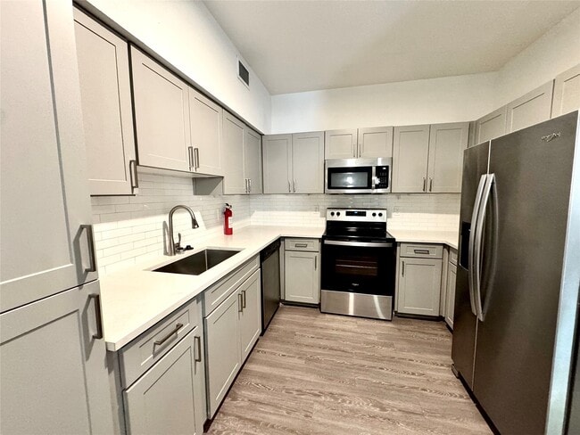 Building Photo - 3333 Weslayan St