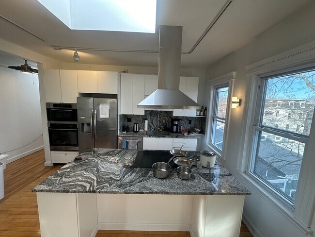 Foto del edificio - HOT CAMBRIDGE LISTING!!!!!