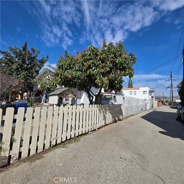 Foto del edificio - 5517 Barton Ave