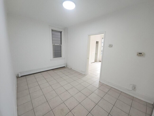 Foto del edificio - 4530 Hudson Ave