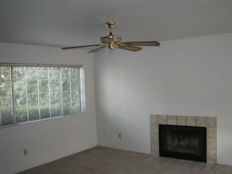 Chimenea - 3130 Cambridge Rd