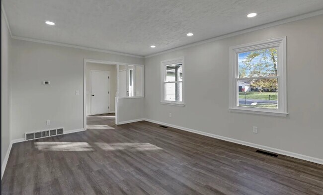 Foto del edificio - 11715 Village Way Dr