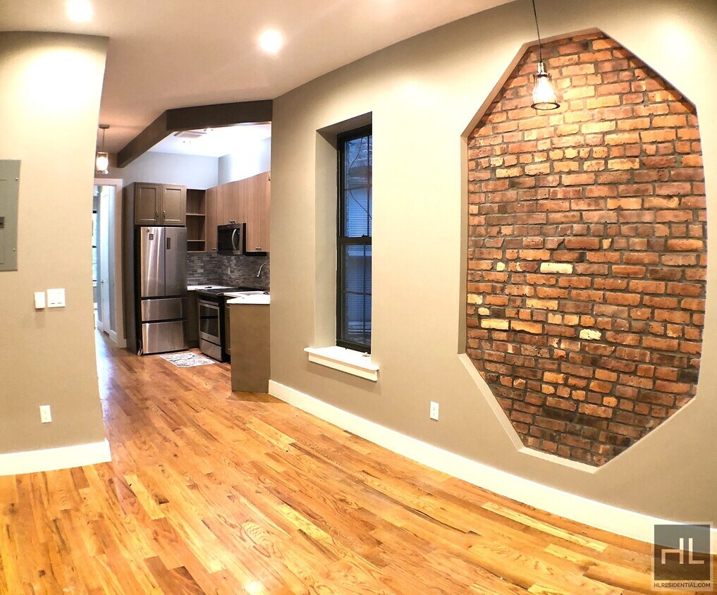 Foto del edificio - NO FEE 3 Bed/ 3 Bath Hart Street