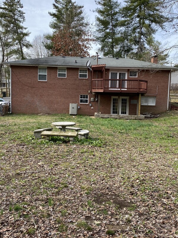 Building Photo - 2416 Standifer Gap Rd