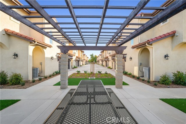 Foto del edificio - 961 E Phillips Blvd