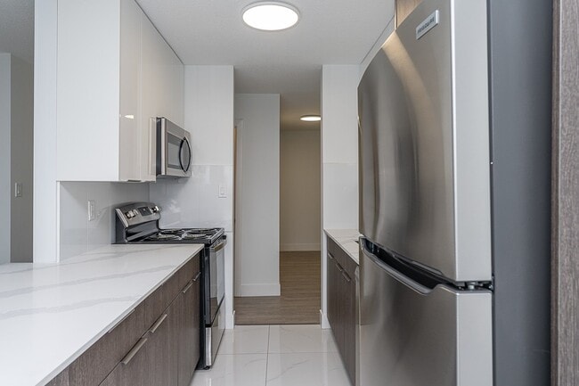 Kitchen - Lancaster Tower