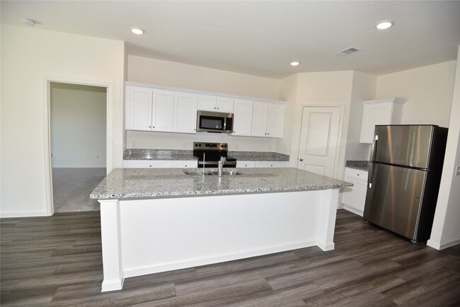 Building Photo - 21654 Cottage Ln