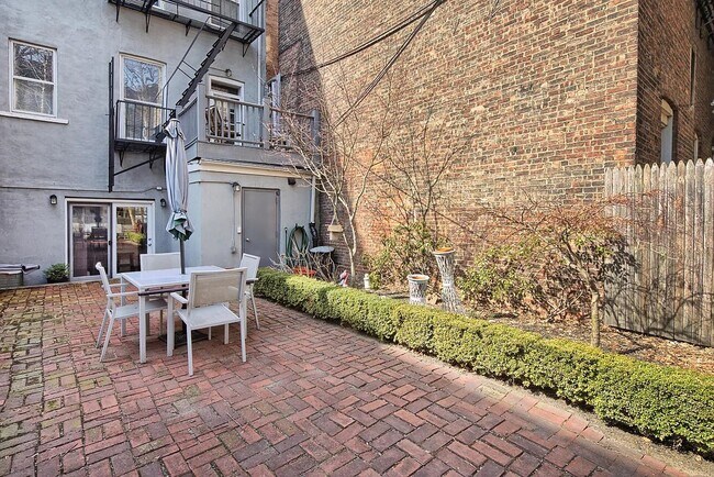 Foto del edificio - 243 Garden St