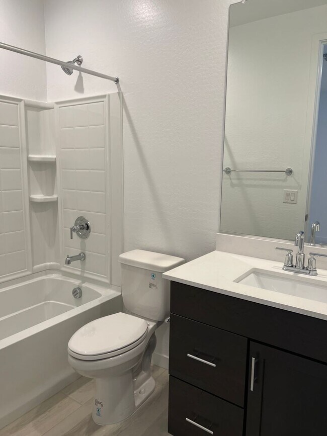 Foto del edificio - BRAND NEW HOME IN WARNER MEADOW