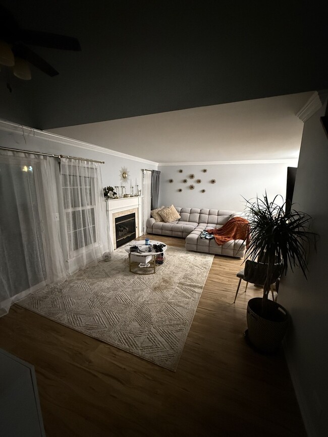 Building Photo - 1063 Stillwater Rd