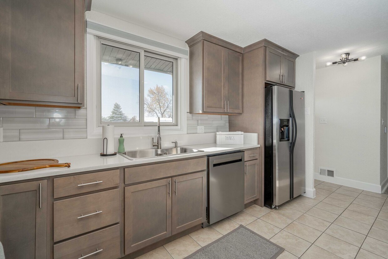 Foto principal - Large Four Bedroom Home - Denver