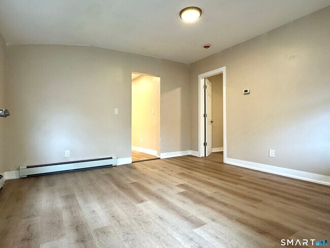 Foto del edificio - 1248 N Main St