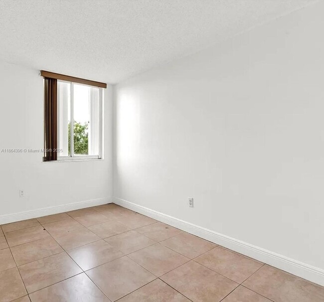 Foto del edificio - 616 NW 26th Ave