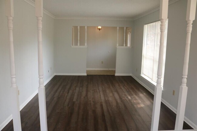 Building Photo - 12030 Sugar Springs Dr