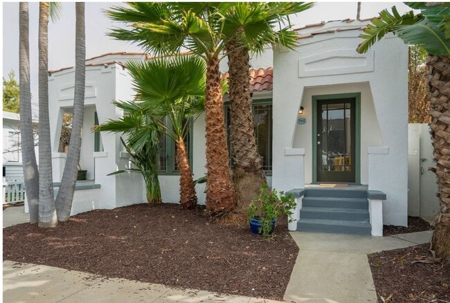 908 Victoria Ave. VENICE CA 90291 - 908 Victoria Ct
