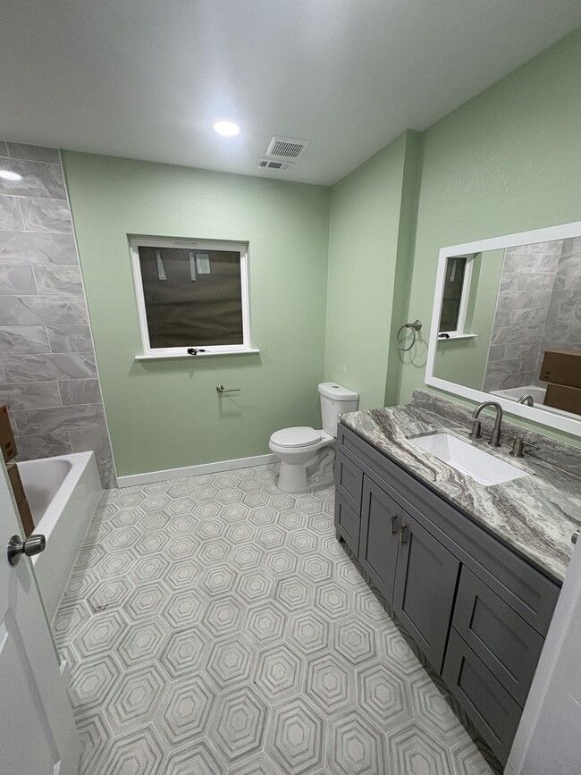 Photo - 000 Elsie Faye Heggins St House