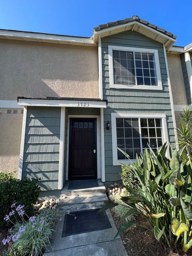 Building Photo - 3723 Caminito Carmel Landing