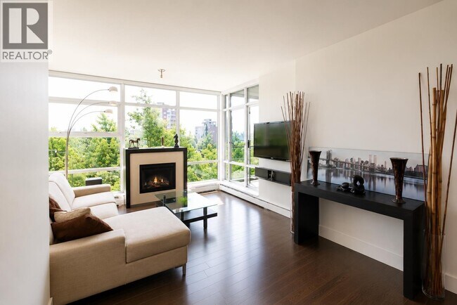 Photo du bâtiment - 158 13th St W