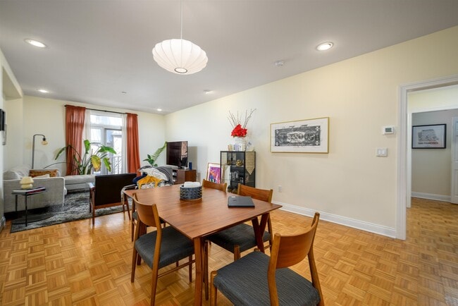 Building Photo - 207 Shearwater Ct W