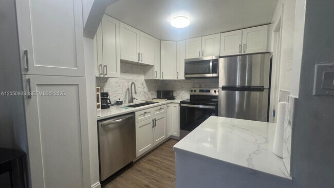 Foto del edificio - 636 NW 13th St