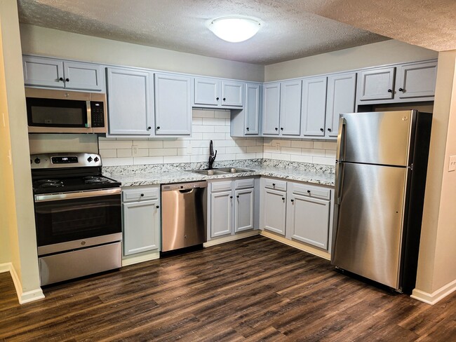 Building Photo - Tanglewood Apartments