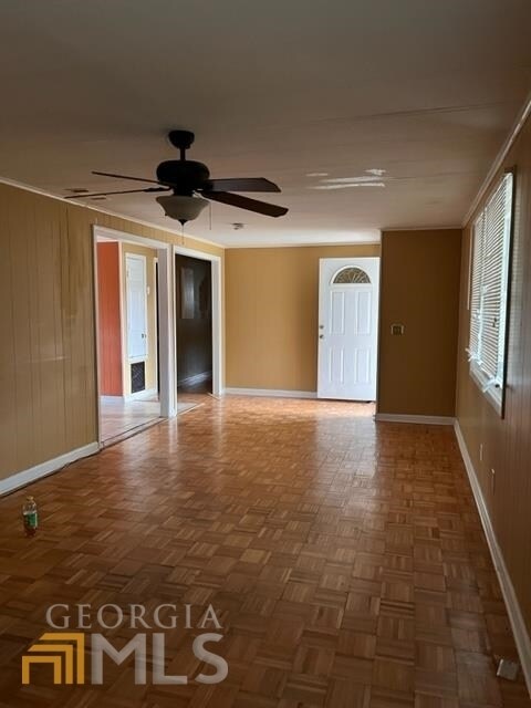 Foto del edificio - 1352 Maple Dr