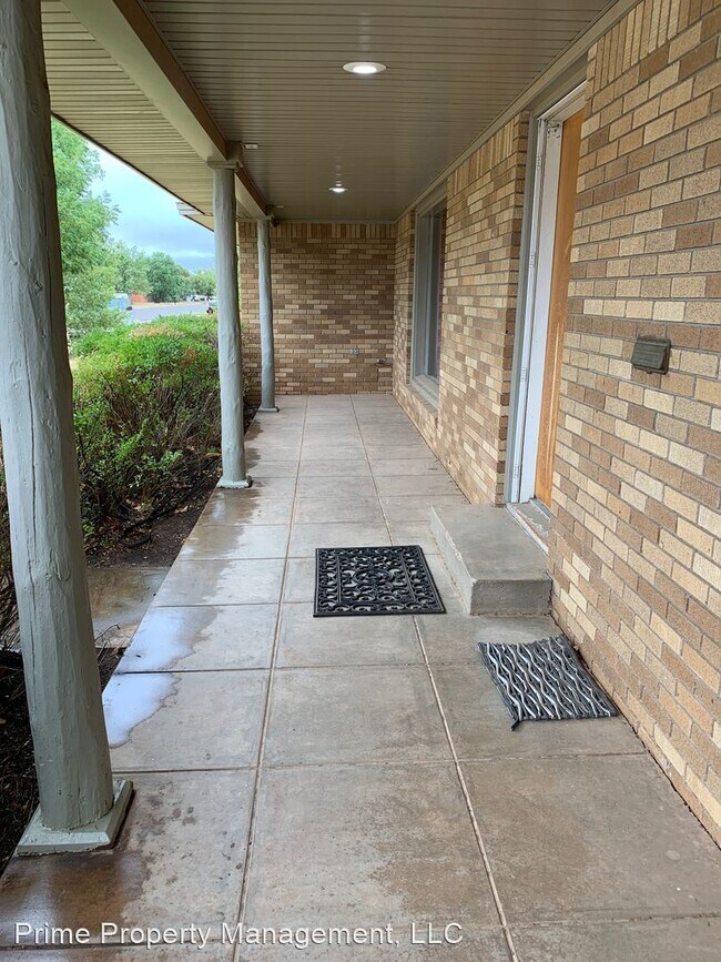 Building Photo - 2 br, 1.5 bath House - 2700 Axtell