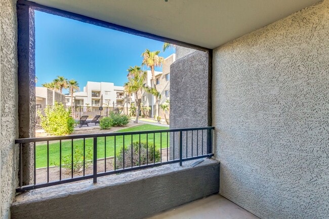 Interior Photo - The Rockford