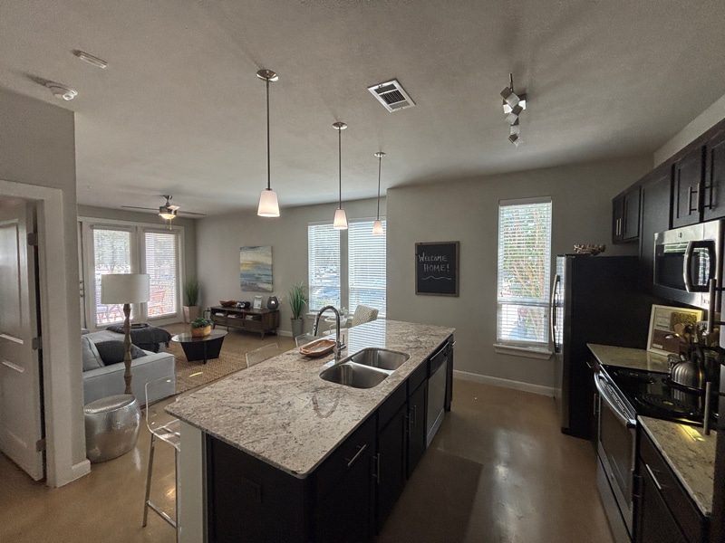 Primary Photo - 4300 Cromwell Dr