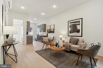 Building Photo - 225 N 12th St