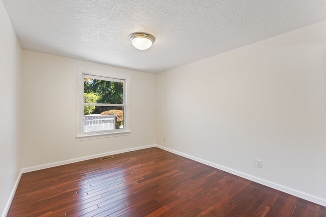 Building Photo - Stylish 3BR Beaverton Ranch w/ RV Parking & Hot Tub