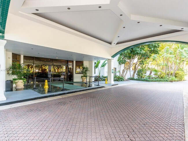 Foto del edificio - 3640 Yacht Club Dr