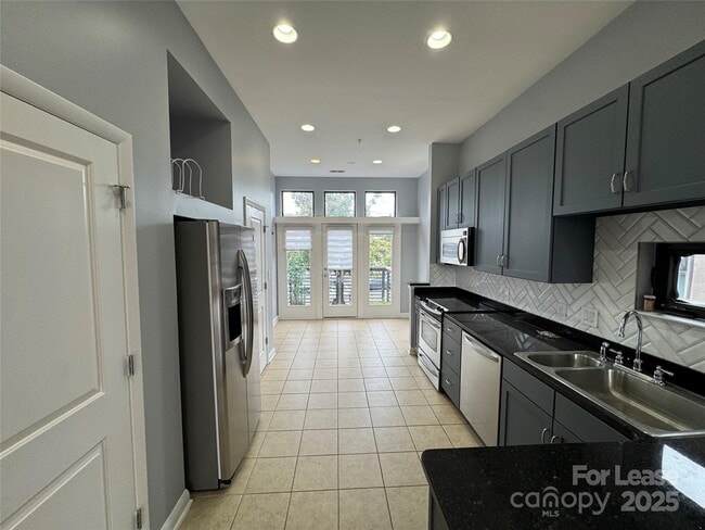 Building Photo - 559 New Bern Station Ct