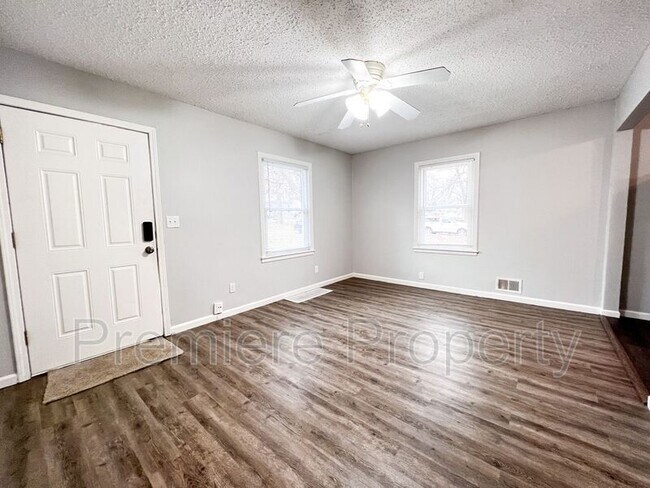 Foto del edificio - 3025 S Norwood Ave