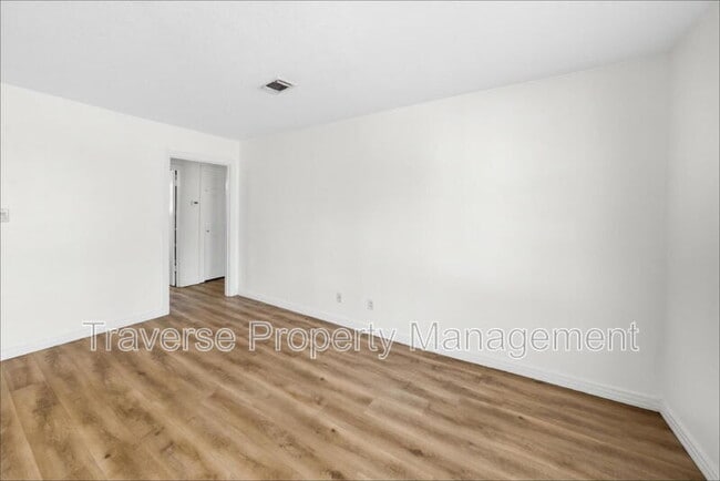 Building Photo - 5025 Catalpa St